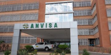 Anvisa proíbe venda de cosméticos irregulares e determina apreensão