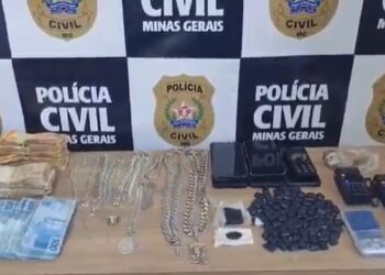 Operação Gaiola: Homem é preso com R$ 38 mil, drogas e rádios comunicadores em Poços