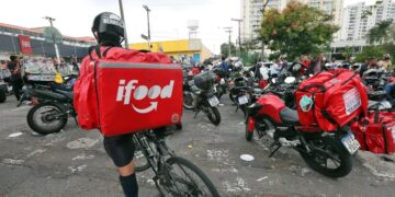 Anvisa libera venda de medicamentos por plataformas como iFood