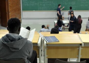 Fies começa a convocar estudantes em lista de espera
