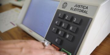 TRE-MG inicia envio de quase 50 mil urnas eletrônicas para o interior de MG