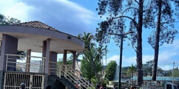 GCM realiza abordagens sociais em praça de Poços