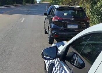 Veículo clonado com registro de roubo no Rio de Janeiro é apreendido na região