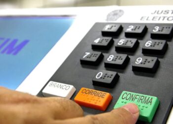 Eleitores com mobilidade reduzida podem pedir transporte gratuito até segunda