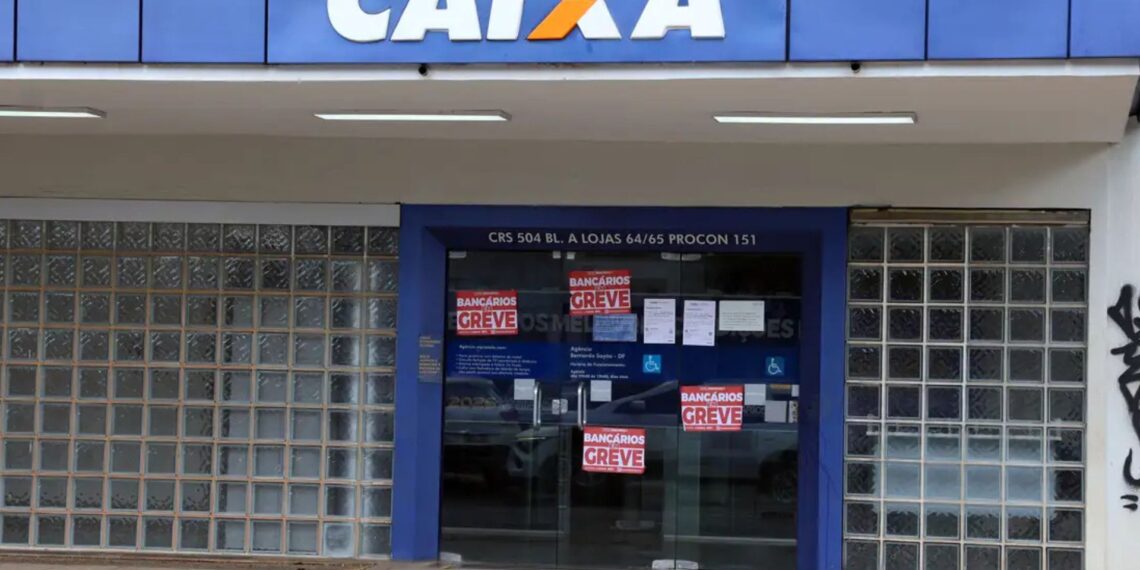 Greve paralisa Caixa e afeta agências do Banco do Brasil