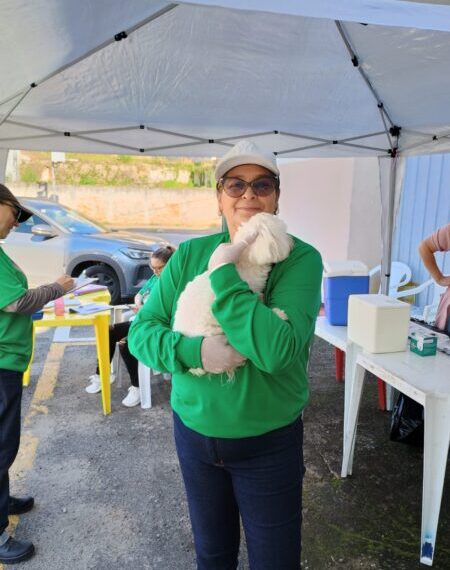 Campanha de vacinação antirrábica imuniza quase 20 mil animais em Poços