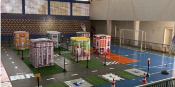 Poços recebe ação de educação para o trânsito com espetáculo teatral e minipista