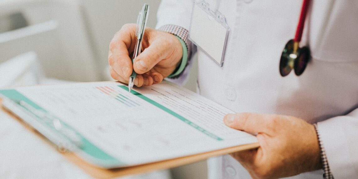 Revalida 2026: prazo para enviar diploma de medicina termina sábado