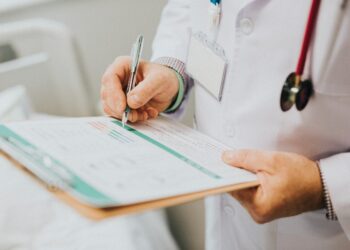 Revalida 2026: prazo para enviar diploma de medicina termina sábado