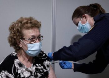 Poços de Caldas aguarda chegada das doses de Pneumo 20 para idosos