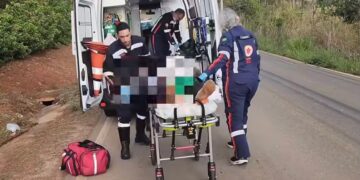 Empresário fica gravemente ferido após acidente de moto