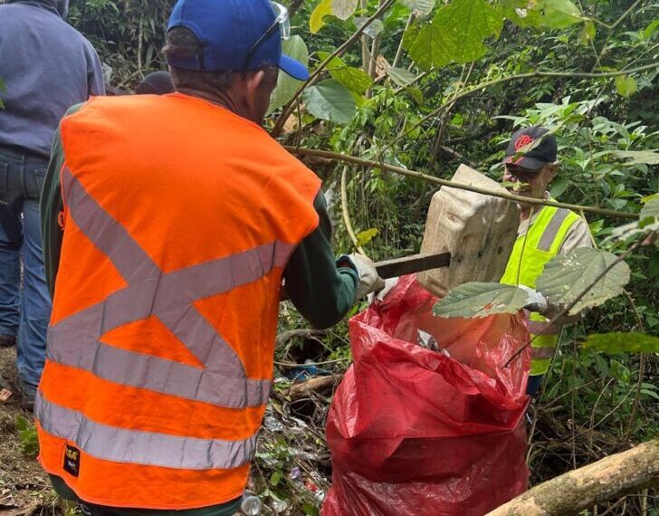 Ação da Prefeitura retira cinco caminhões de entulho de diferentes pontos de Poços de Caldas