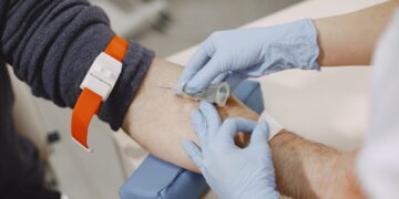 Pessoas com 70 anos ou mais passam a poder doar sangue no Brasil