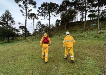 Helicóptero que levava cantor Rick é encontrado na Serra de SC; corpos são localizados