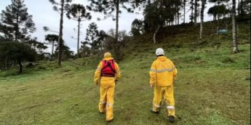 Helicóptero que levava cantor Rick é encontrado na Serra de SC; corpos são localizados