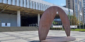 Renovação na Assembleia e Câmara será mínima 