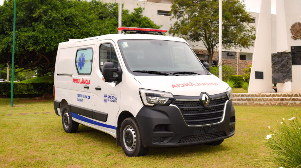 Van que levava pacientes de São José do Rio Pardo é roubada em São Paulo
