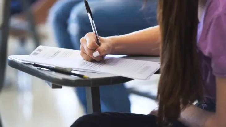 PUC Minas Poços de Caldas promove aulão de redação gratuito para estudantes do Ensino Médio 