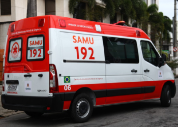 Idosa espancada pelo filho é tranferida de hospital pelo SAMU