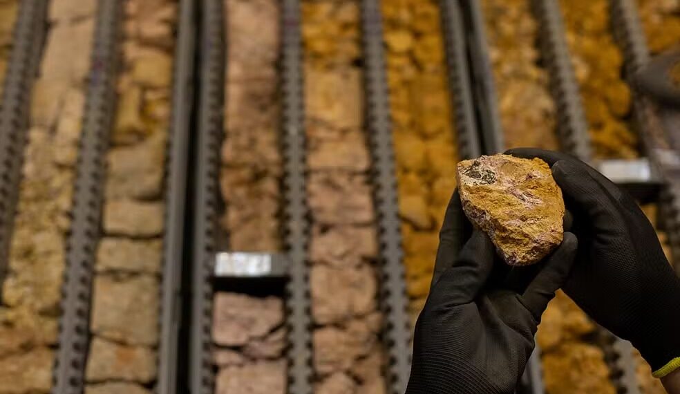 Governo federal avalia impactos da mineração de terras raras em Poços e região