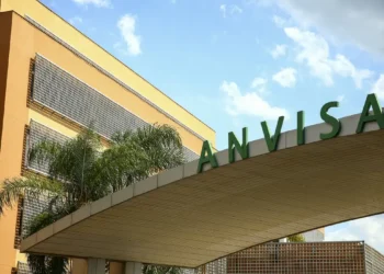 Anvisa proíbe cosméticos e produtos de limpeza irregulares; veja quais