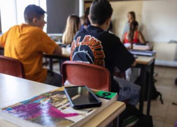 Agentes de Educação de Poços de Caldas pedem redução da jornada de trabalho
