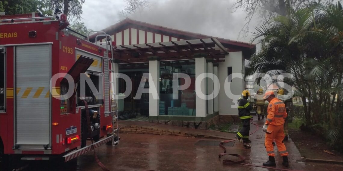 Incêndio atinge cozinha de cafeteria em Poços de Caldas;