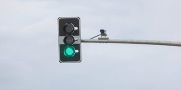 Poços de Caldas abre licitação para implantação de semáforos inteligentes