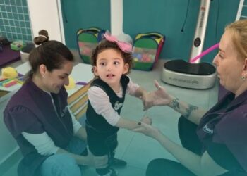 Família de Poços faz campanha para levar menina de 3 anos a tratamento na Índia