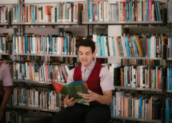 Mini Biblioteca Móvel leva experiência lúdica de leitura a quatro escolas de Poços