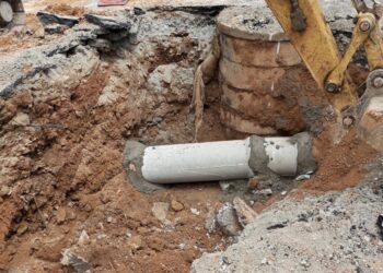 Rua no Centro é interditada temporariamente em Poços; confira