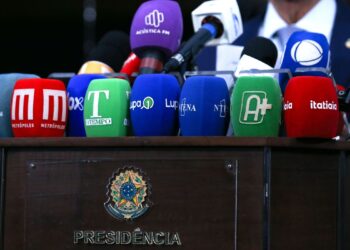 Jornalistas sofreram mais de 14 mil ataques no 1º turno das eleições