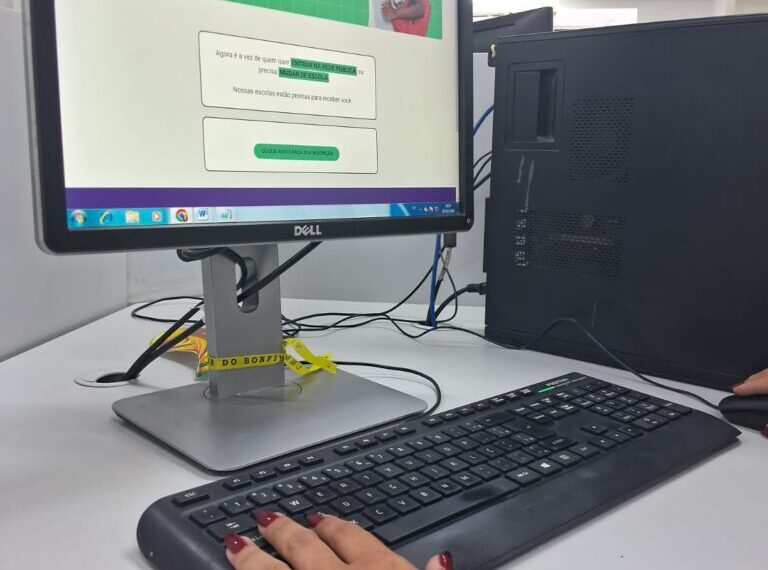 Cadastro Escolar Está aberto do Ensino Fundamental e Médio das redes municipal e estadual de Poços
