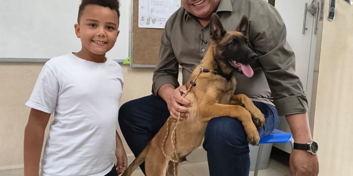 Nome do novo cão da GCM de Poços é escolhido por aluno de escola de Poços vc