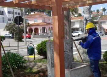 DMAE recupera fontanário na Avenida David Benedito Ottoni em Poços