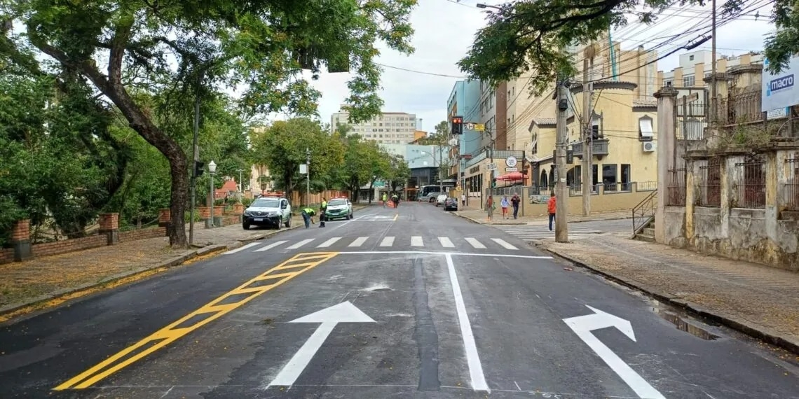 Obras em rua do Centro podem alterar trânsito em Poços; confira