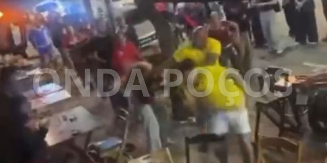 VÍDEO: Homem é preso após agredir ex-mulher durante confusão no Centro de Poços