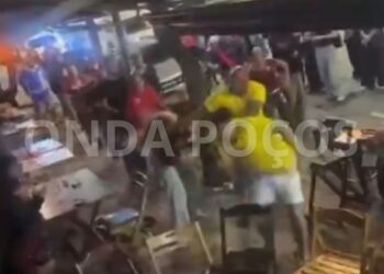VÍDEO: Homem é preso após agredir ex-mulher durante confusão no Centro de Poços