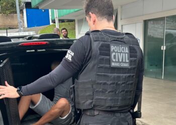 Suspeitos são presos por homicídio em Poços; vítima foi espancada com taco de beisebol