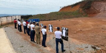 Futuros guardas municipais de Poços iniciam treinamento com armas de fogo