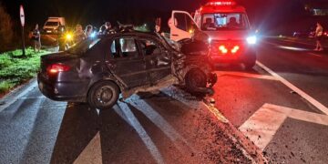 Acidente na SP-350 deixa idoso e adolescente feridos