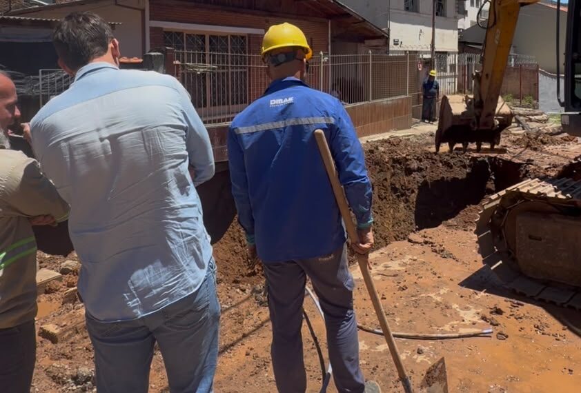 Obras na Avenida Ubirajara são retomadas em Poços de Caldas