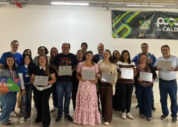 Escolas de Poços concluem formação em robótica pelo ArteLab