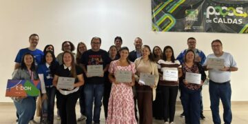 Escolas de Poços concluem formação em robótica pelo ArteLab