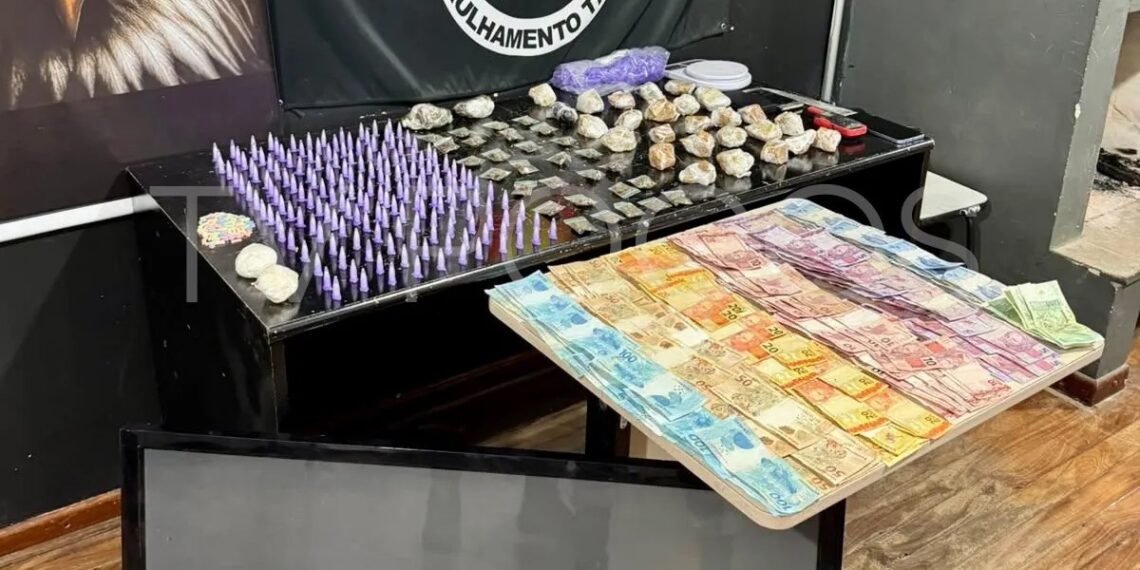 Mais de 2 kg de crack e outras drogas são apreendidas em depósito de Poços