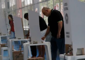 Idosos votam primeiro: conheça outros eleitores com prioridade