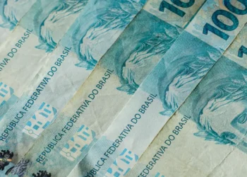Prazo para empresas escolherem regime tributário de 2027 termina nesta sexta